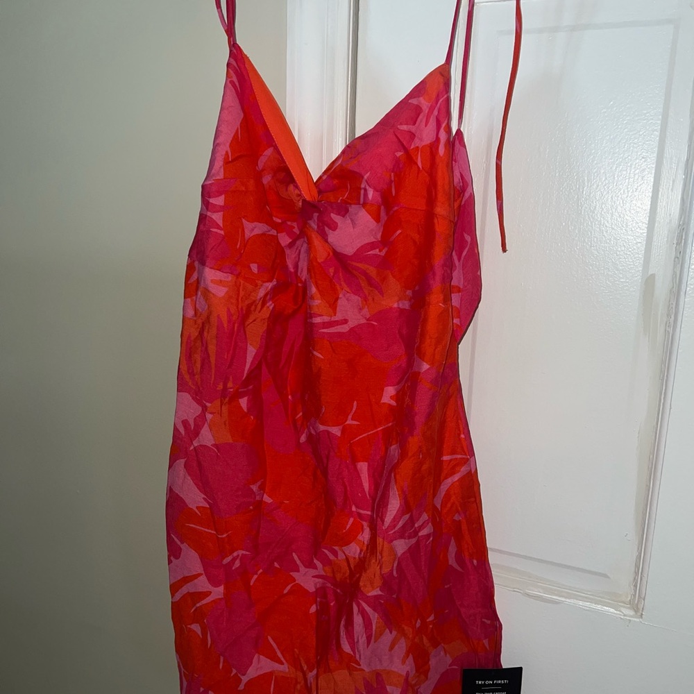 LULUS NWT OPEN BACK Vibrant Red and Pink Floral Dress